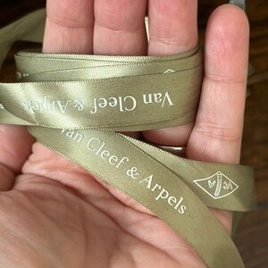 ‼️‼️PRICE FIRM‼️‼️Van Cleef & Arpels Ribbon